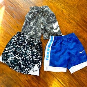 Nike shirt bundle size 5